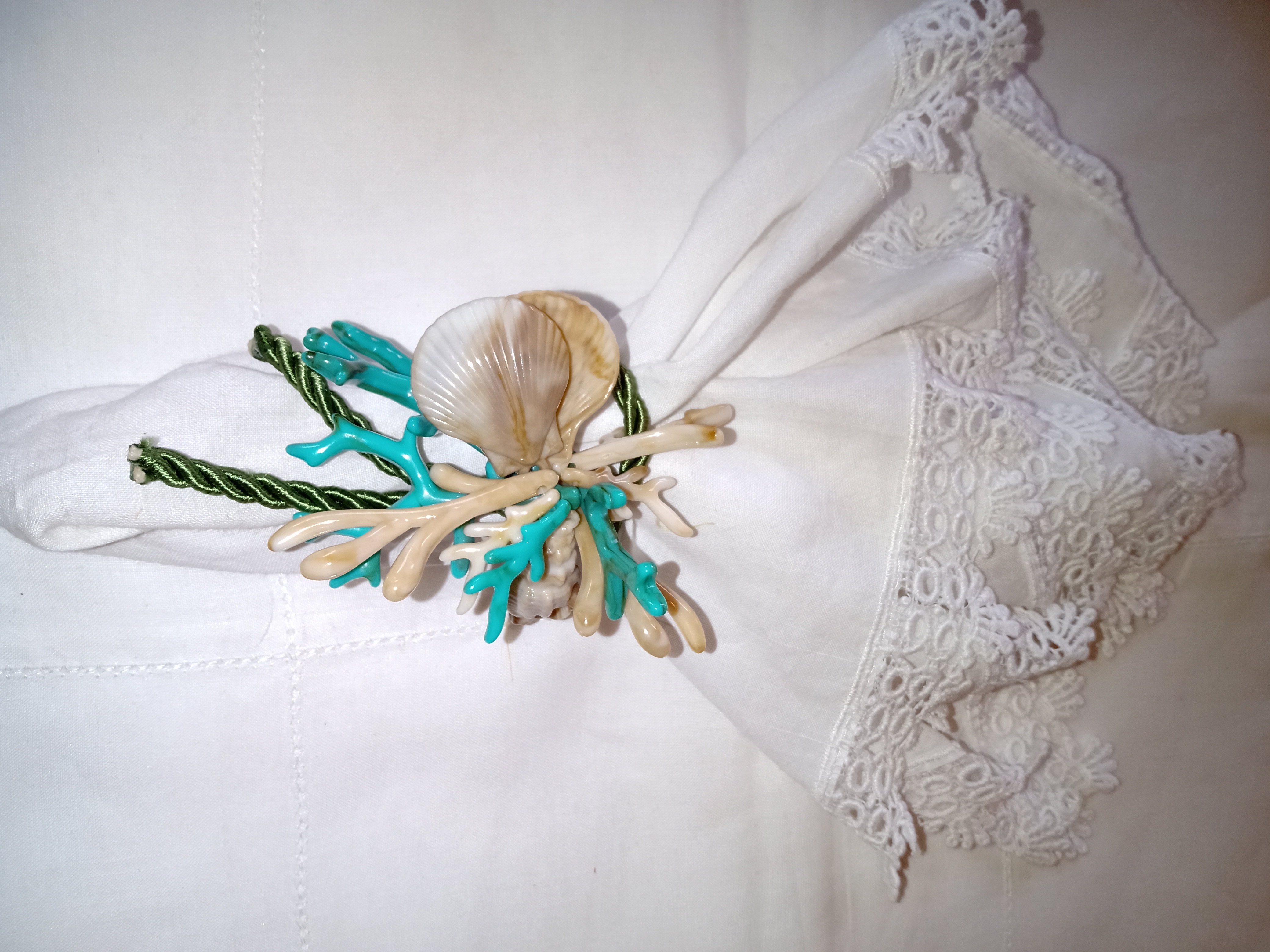 PORTA GUARDANAPO CORAIS VERDE E CORDA